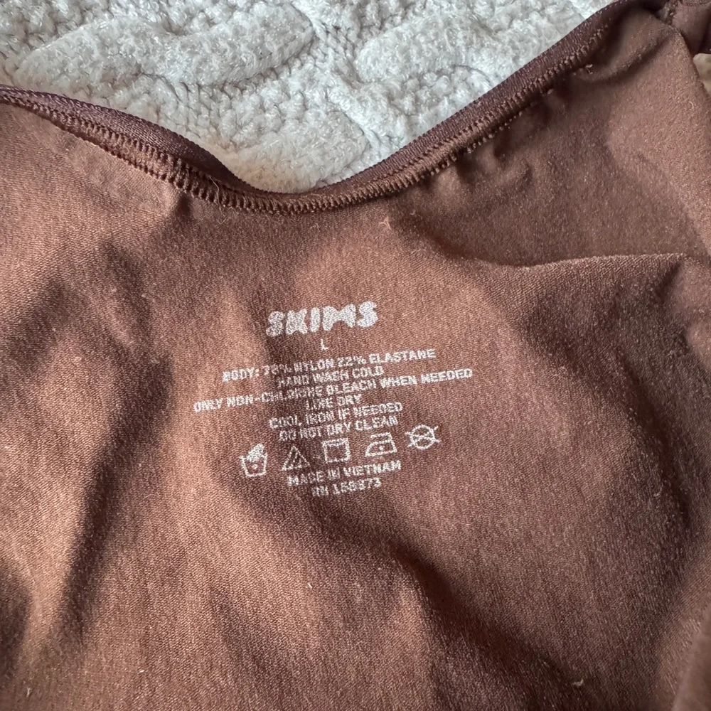 SKIMS Cocoa Everyday Sculpt Mid-Thigh Bodysuit - Picture 5 of 5